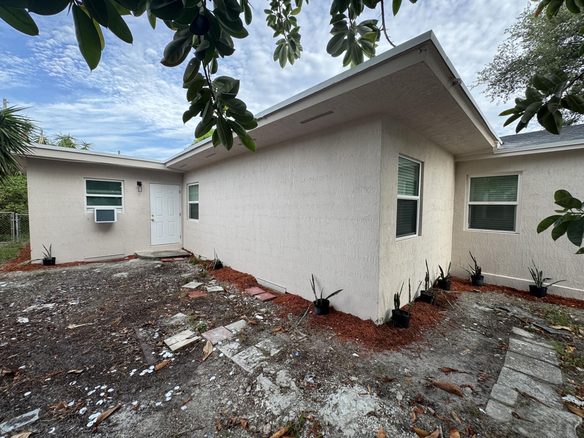 405 N E Street, Lake Worth, FL 33460 Photo
