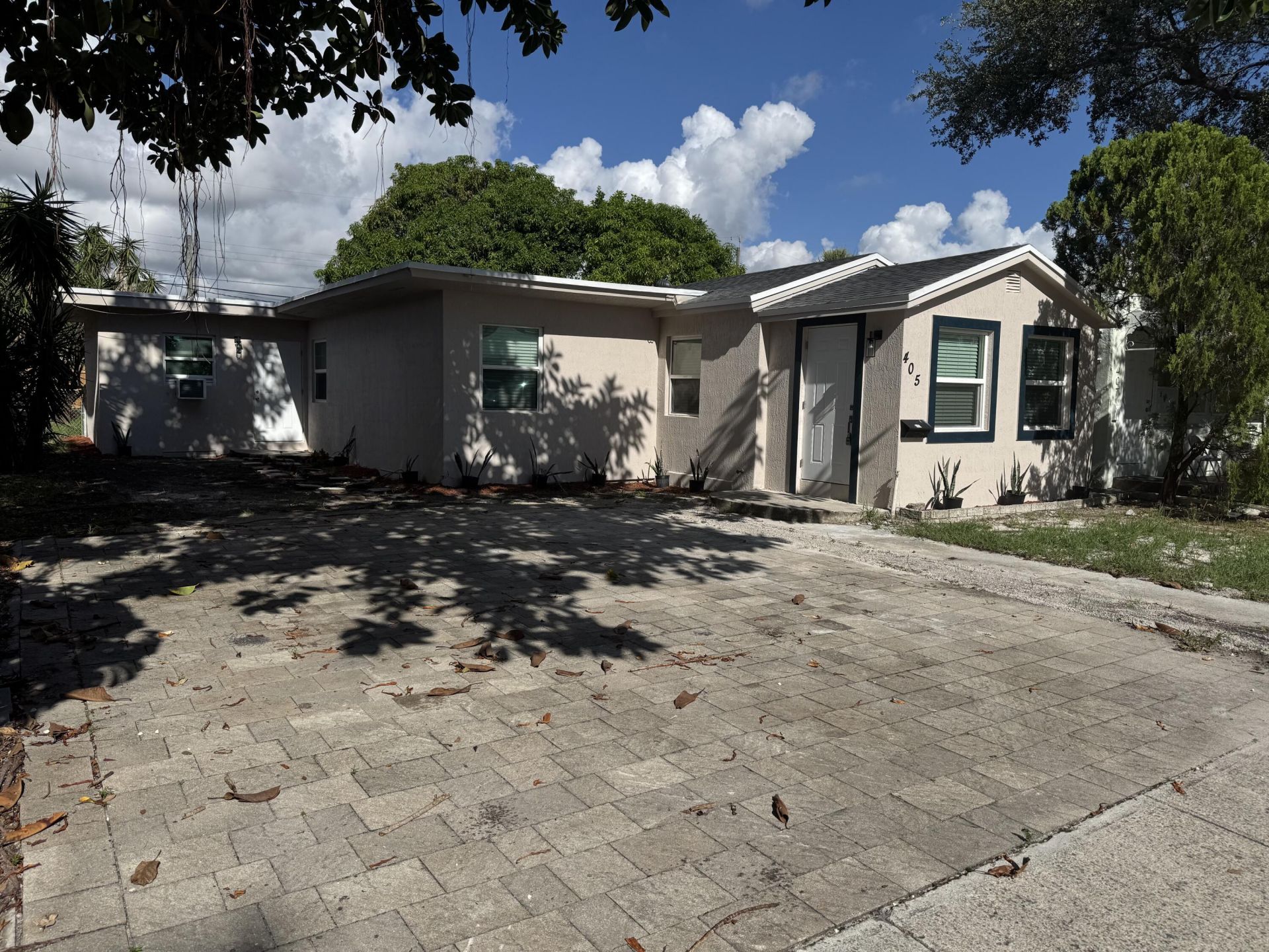 405 N E Street, Lake Worth, FL 33460 Photo