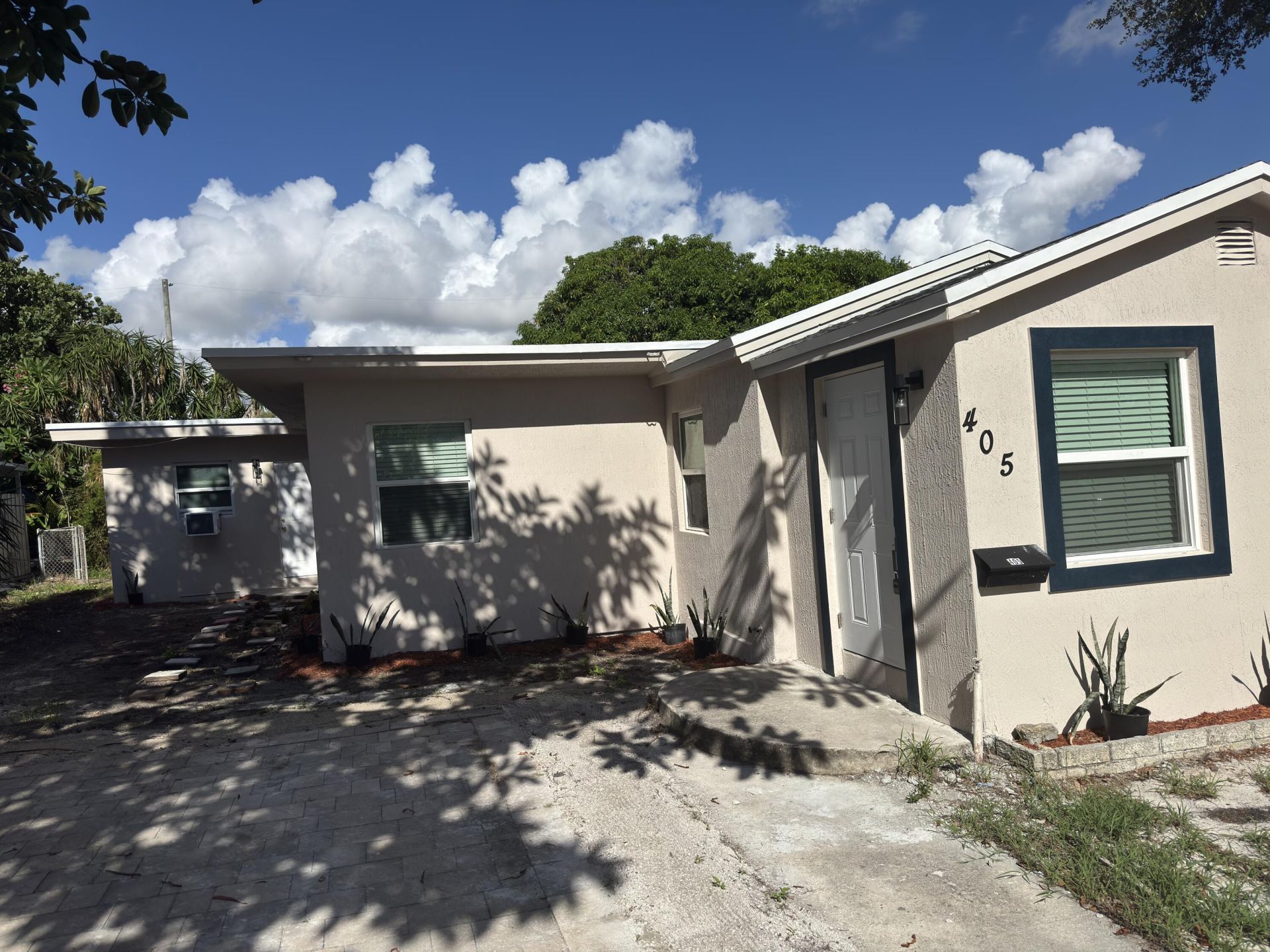 405 N E Street, Lake Worth, FL 33460 Photo