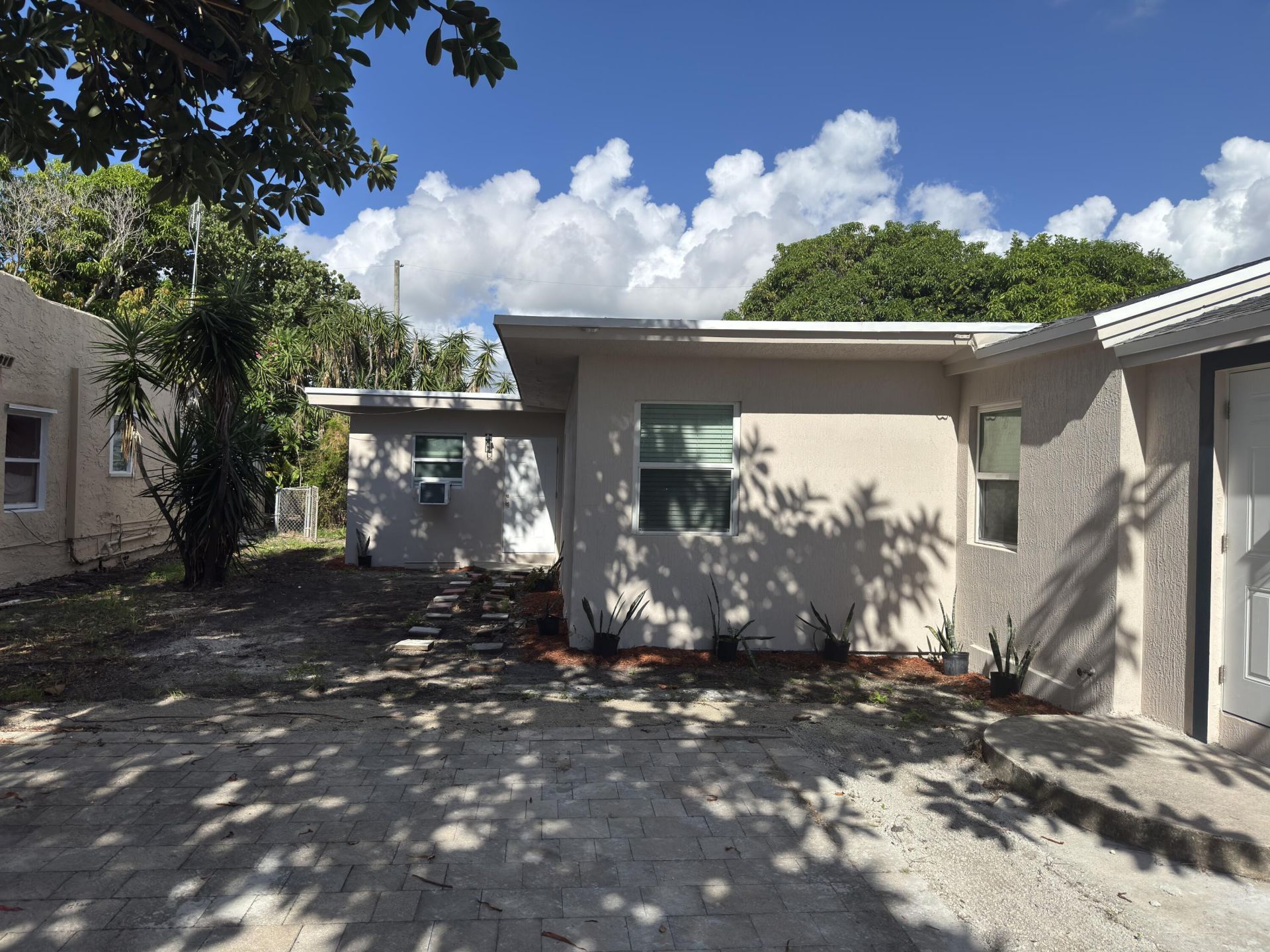 405 N E Street, Lake Worth, FL 33460 Photo