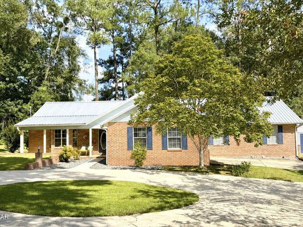 223 Country Club Drive , Havana, FL 32333