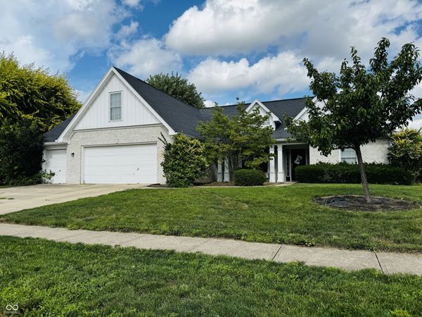 1071 Bennington Court , Greenwood, IN 46143