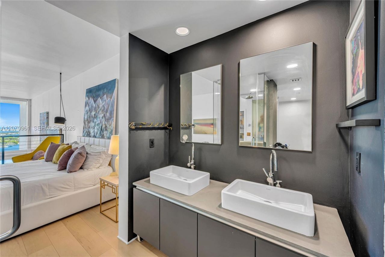 1040 Biscayne Blvd , Unit 2603, Miami, FL 33132 Photo