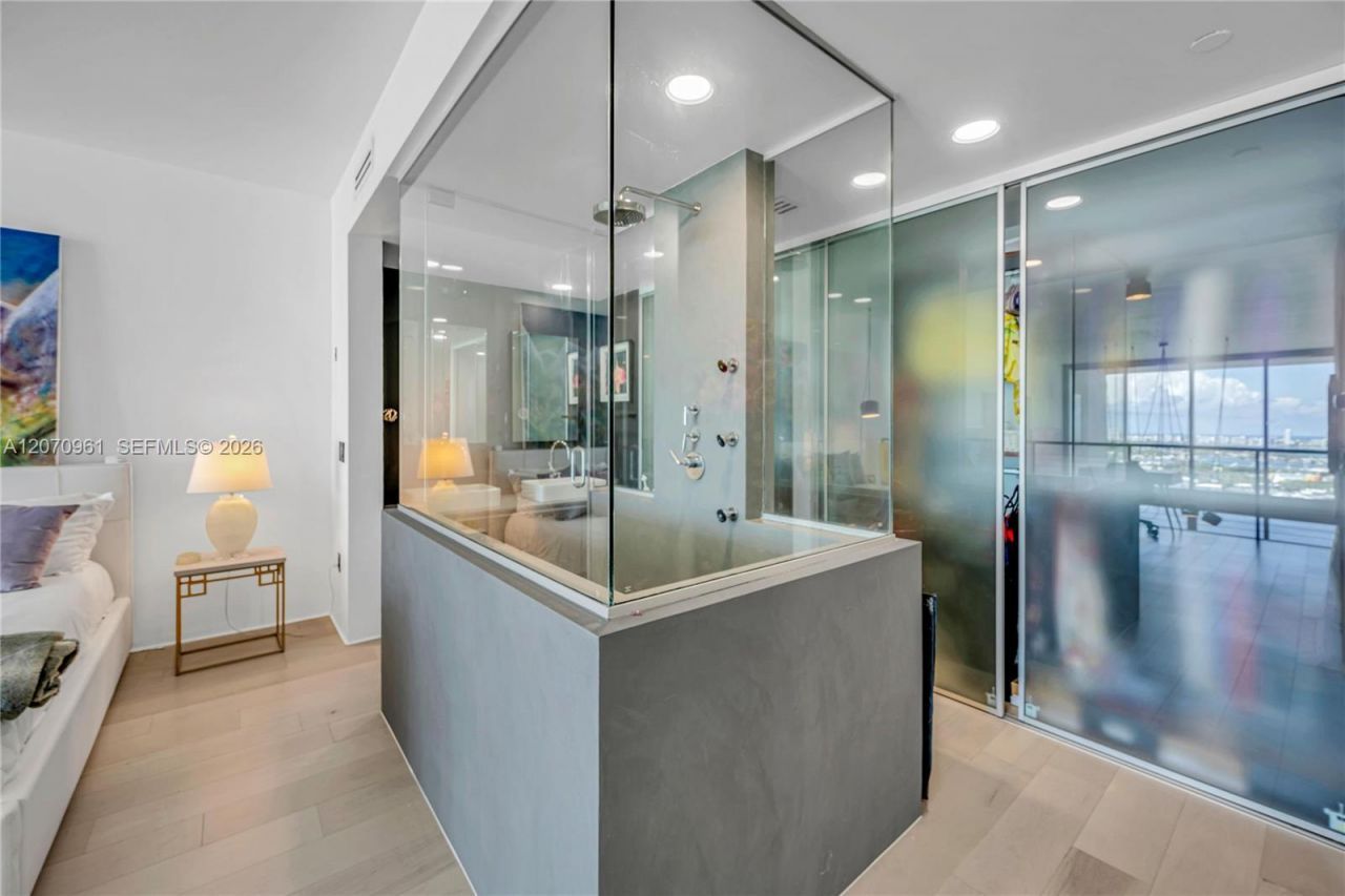 1040 Biscayne Blvd , Unit 2603, Miami, FL 33132 Photo