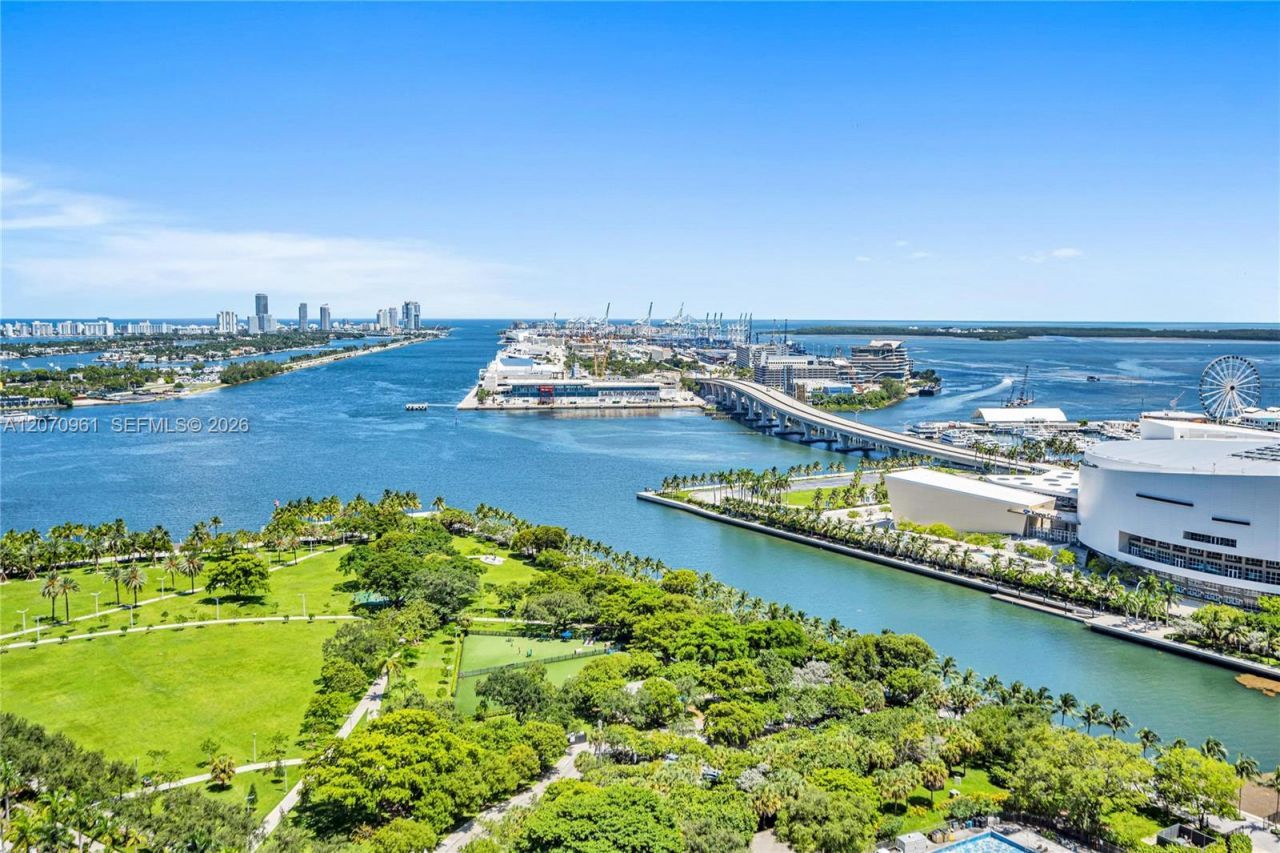 1040 Biscayne Blvd , Unit 2603, Miami, FL 33132 Photo