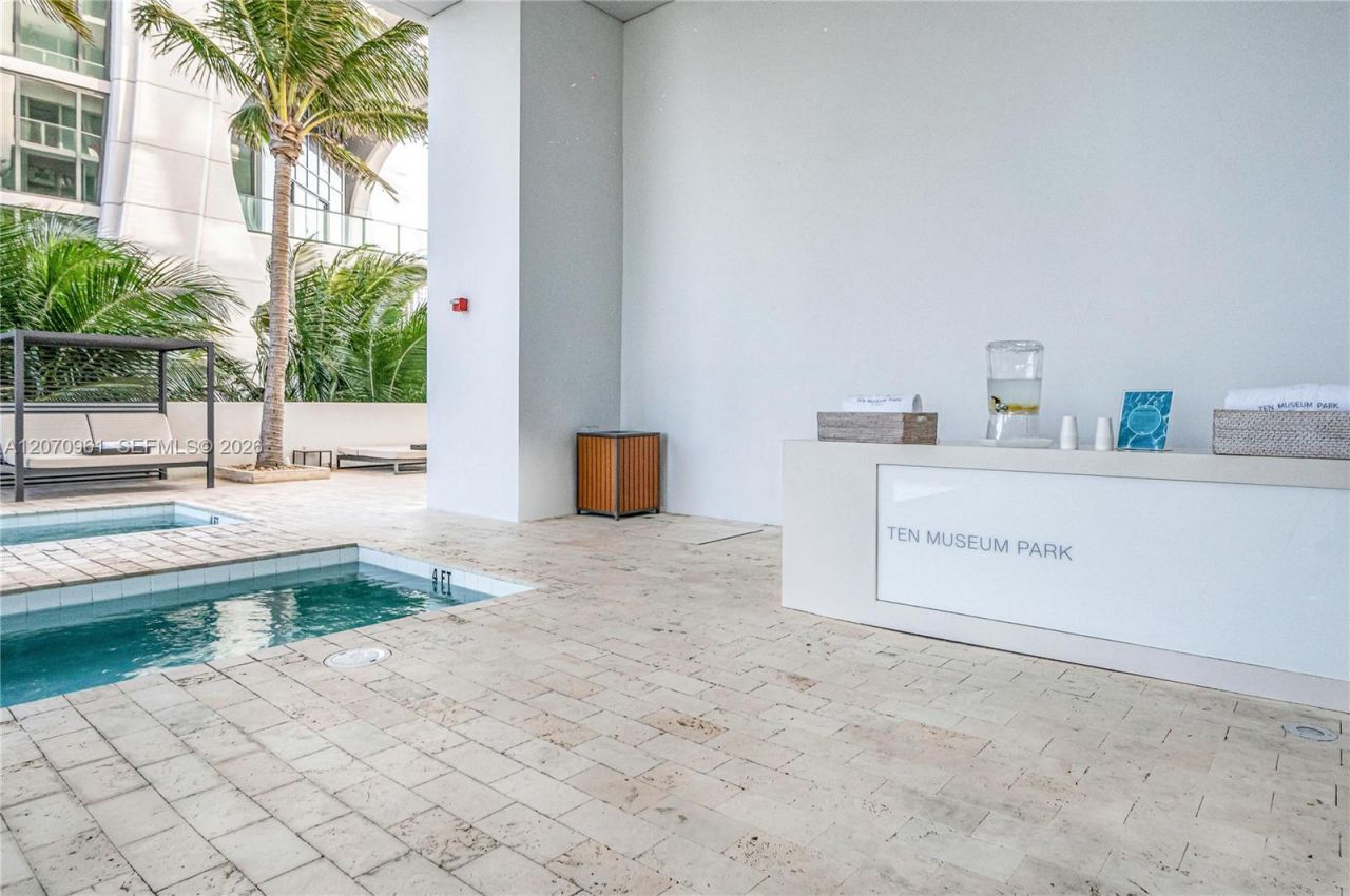 1040 Biscayne Blvd , Unit 2603, Miami, FL 33132 Photo