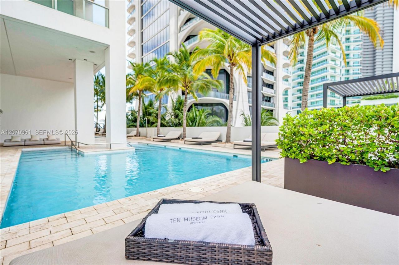 1040 Biscayne Blvd , Unit 2603, Miami, FL 33132 Photo