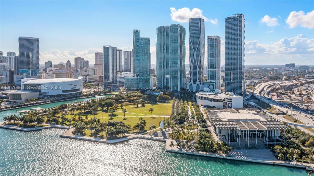 1040 Biscayne Blvd , Unit 2603, Miami, FL 33132 Photo