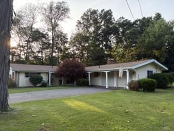 1844 N Walmont Road, Jackson, MI 49203