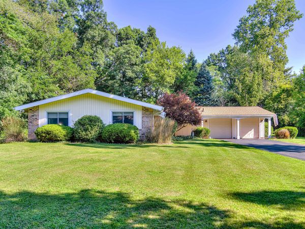 1844 N Walmont Road, Jackson, MI 49203