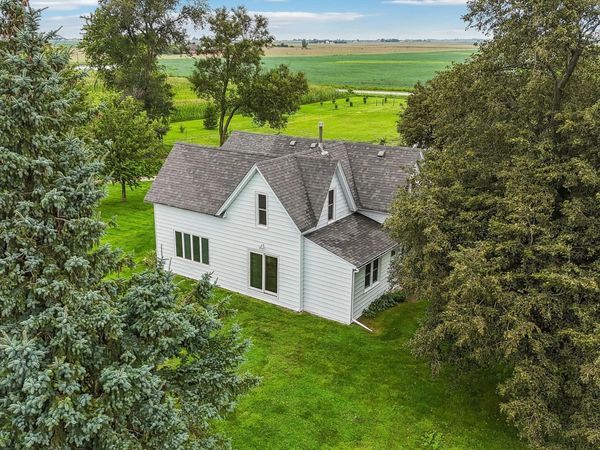 16065 640th Avenue, Nevada, IA 50201