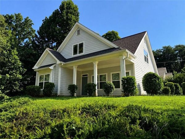 8850 Four Mile Creek Road , Gainesville, GA 30506