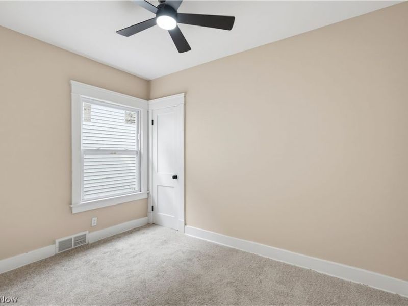 628 E 131st Street, Cleveland, OH 44108 Photo 12