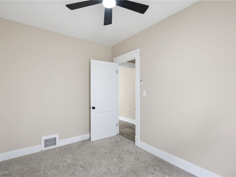628 E 131st Street, Cleveland, OH 44108 Photo 13