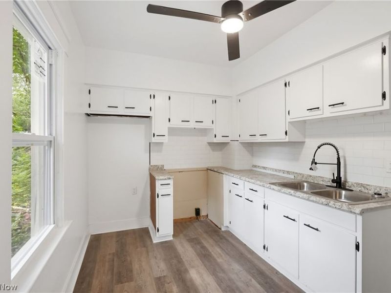 628 E 131st Street, Cleveland, OH 44108 Photo 8
