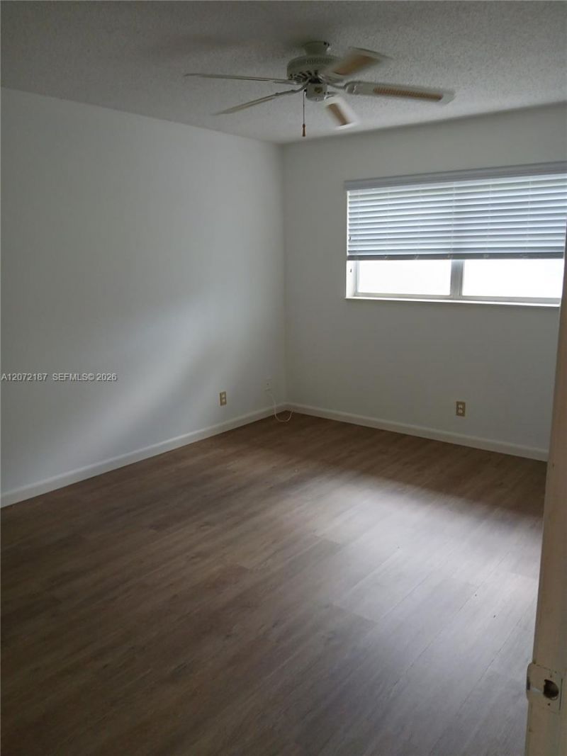 302 Lake Evelyn Dr , Unit 302, West Palm Beach, FL 33411 Photo