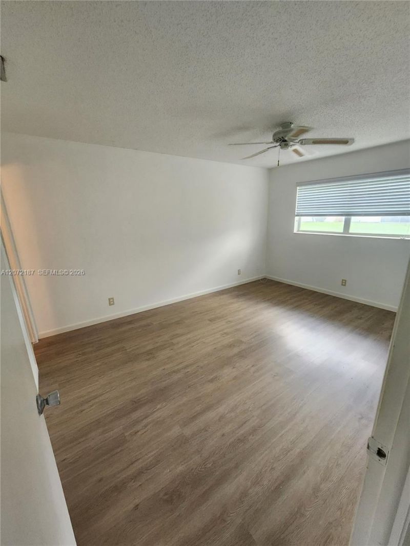 302 Lake Evelyn Dr , Unit 302, West Palm Beach, FL 33411 Photo