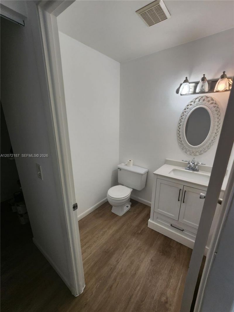 302 Lake Evelyn Dr , Unit 302, West Palm Beach, FL 33411 Photo