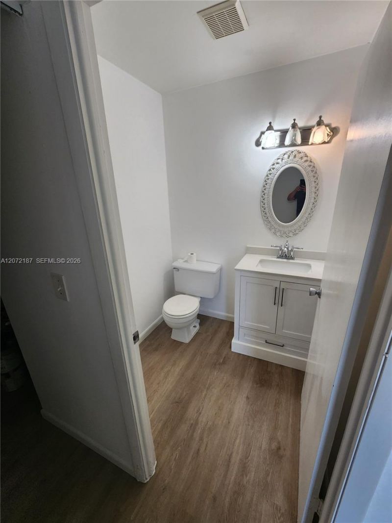 302 Lake Evelyn Dr , Unit 302, West Palm Beach, FL 33411 Photo