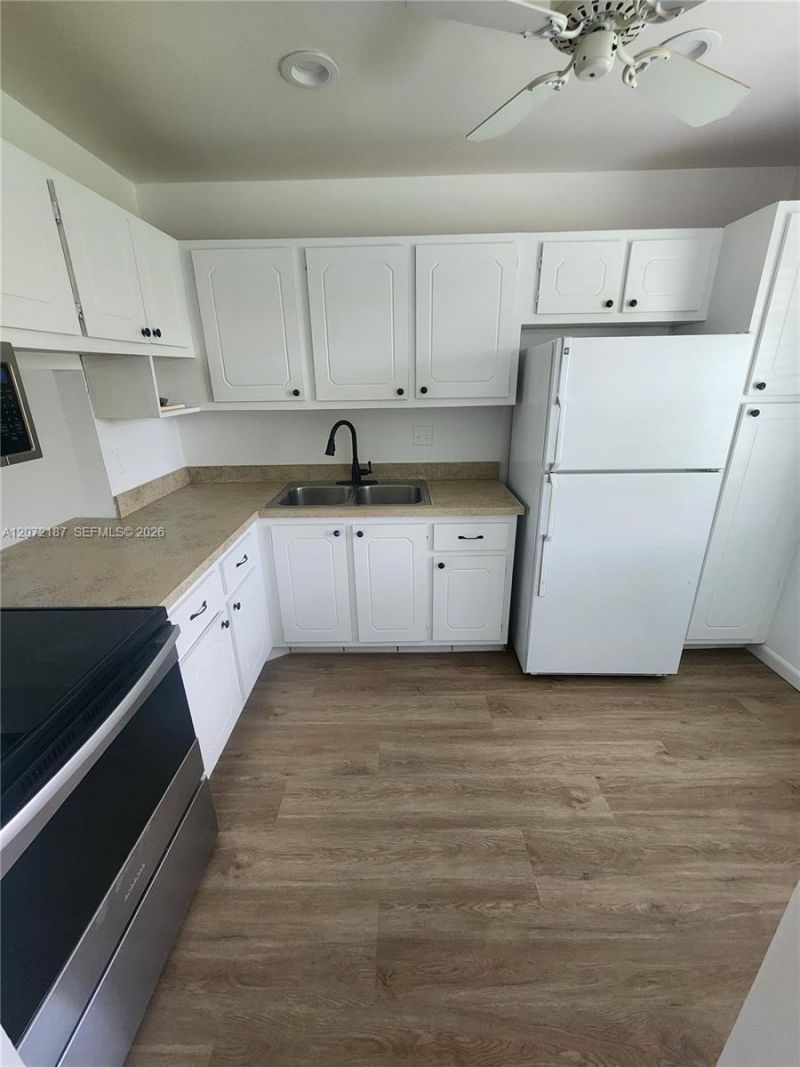 302 Lake Evelyn Dr , Unit 302, West Palm Beach, FL 33411 Photo