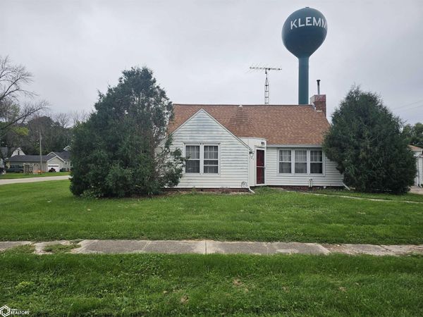 121 S 3rd Street, Klemme, IA 50449