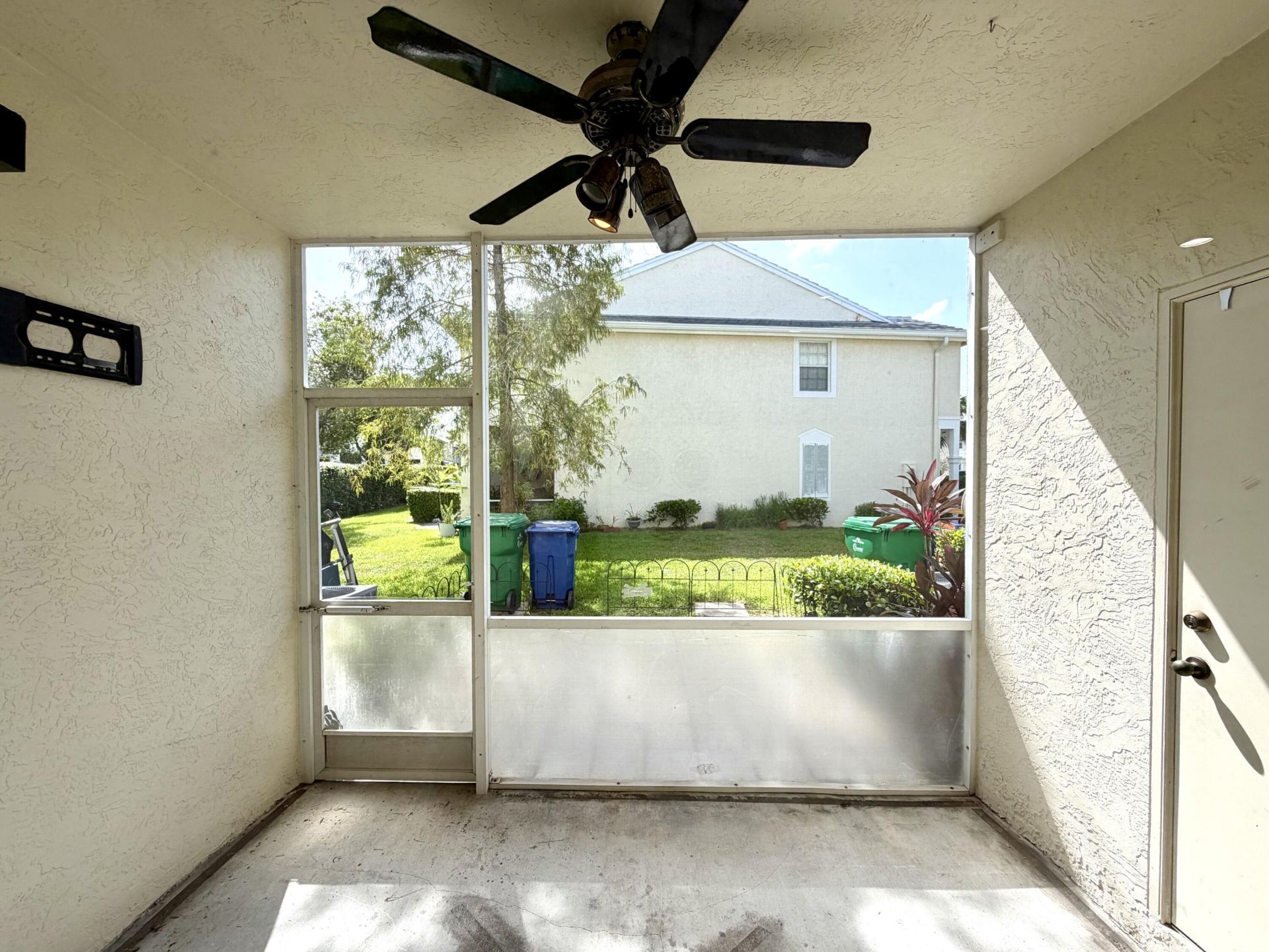 5662 NW 99th Way, Coral Springs, FL 33076 Photo