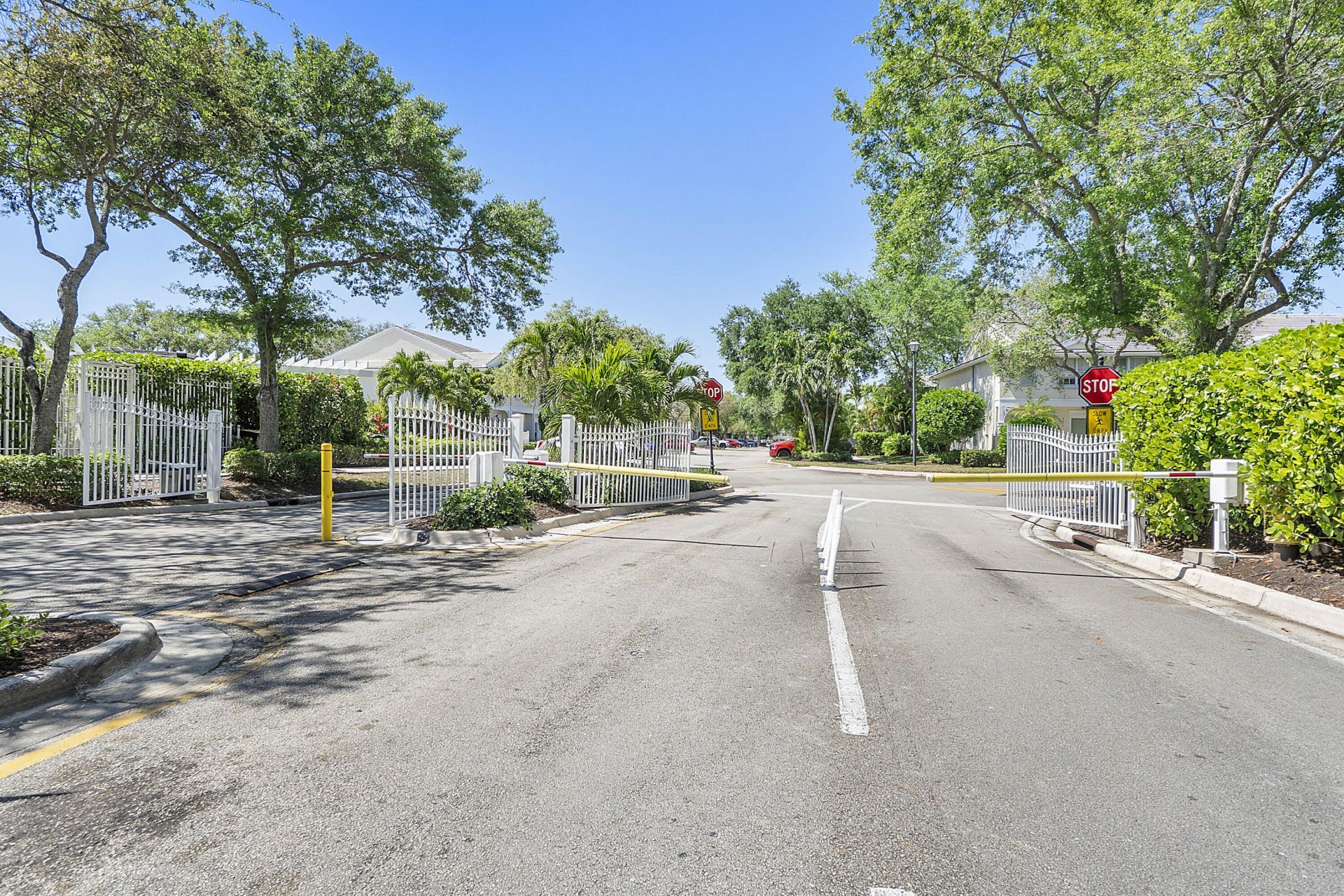 5662 NW 99th Way, Coral Springs, FL 33076 Photo