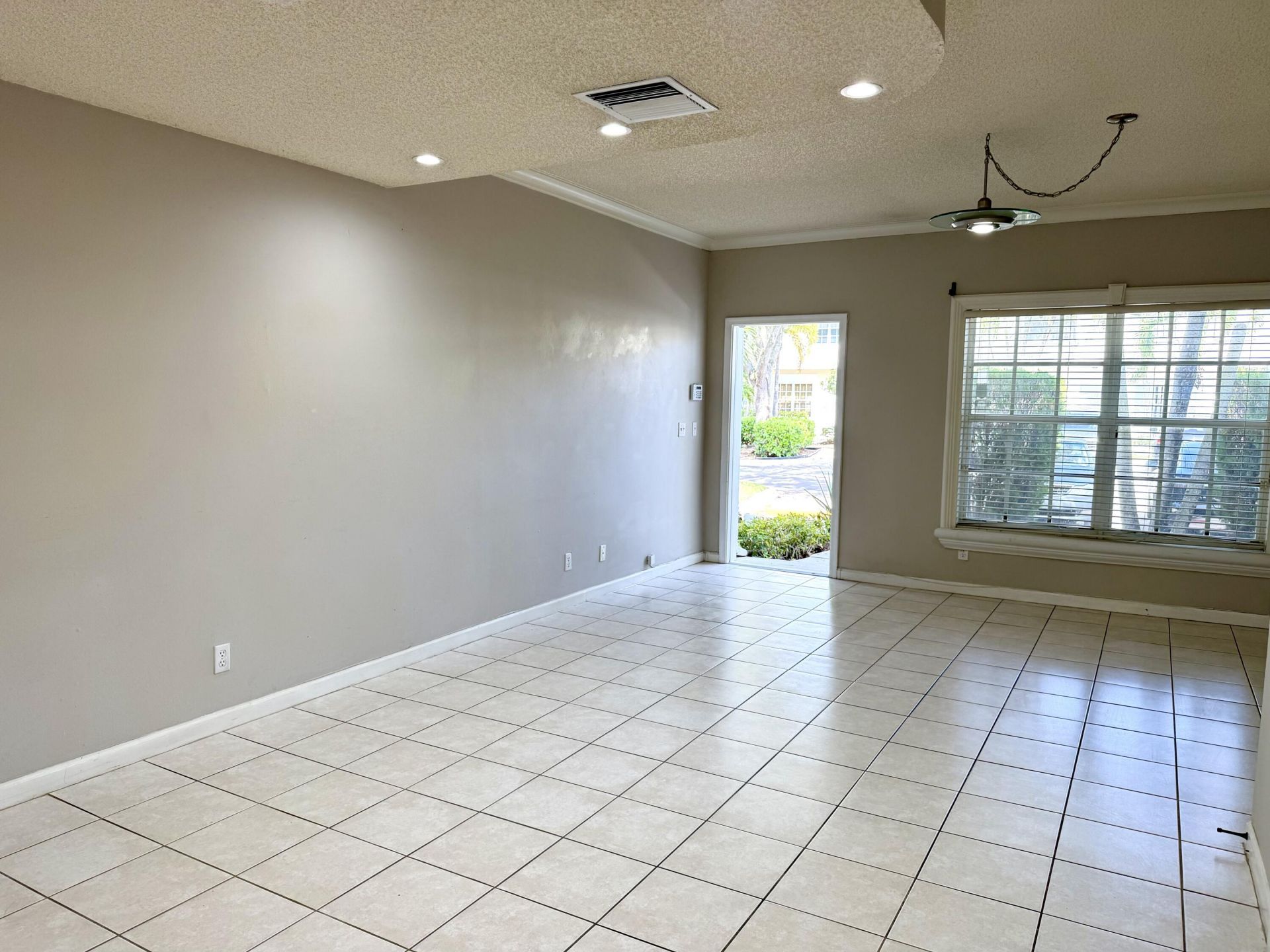 5662 NW 99th Way, Coral Springs, FL 33076 Photo