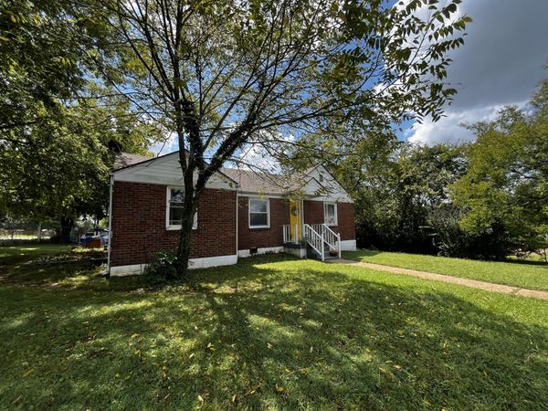 1208 Barry Dr, Madison, TN 37115