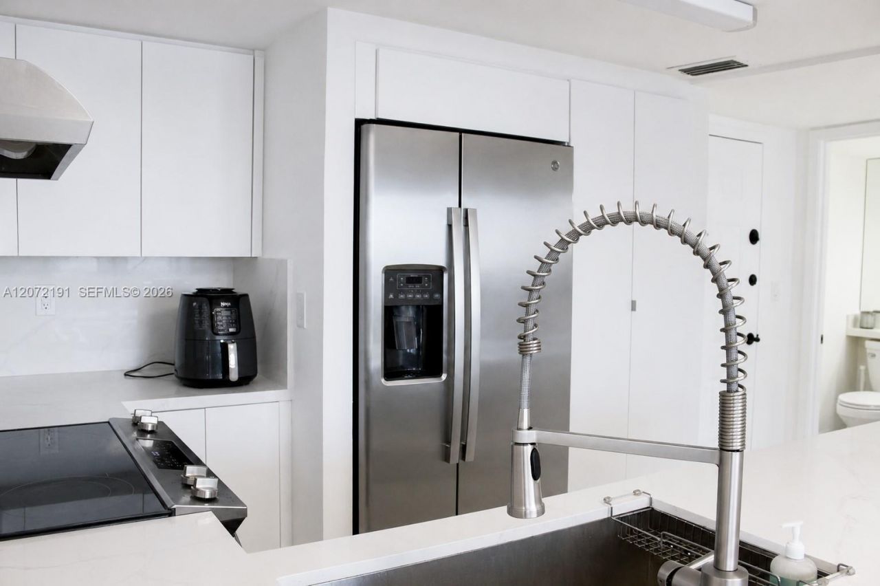 540 Brickell Key Dr, Unit 1101, Miami, FL 33131 Photo