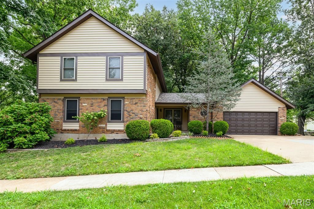 7156 Becker Road, Saint Louis, MO 63129 Main Photo