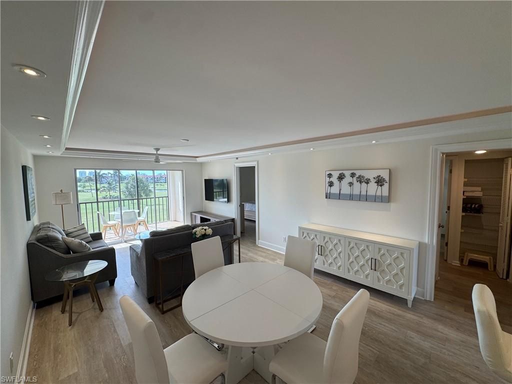 37 High Point Cir E, Unit 305, Naples, FL 34103 Photo
