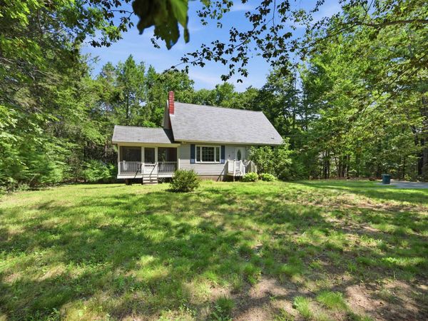 44 Holmeswood Drive, Sandown, NH 03873