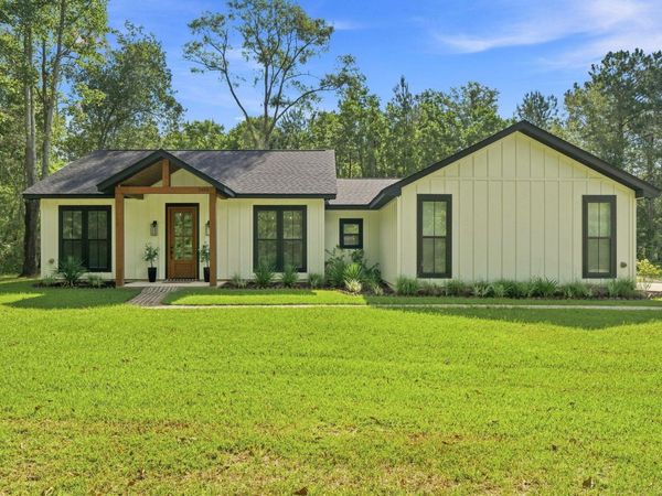 2416 U.S. 11, Moselle, MS 39459
