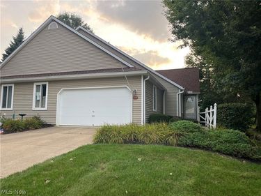 4228 Castle Ridge , Akron, OH 44321