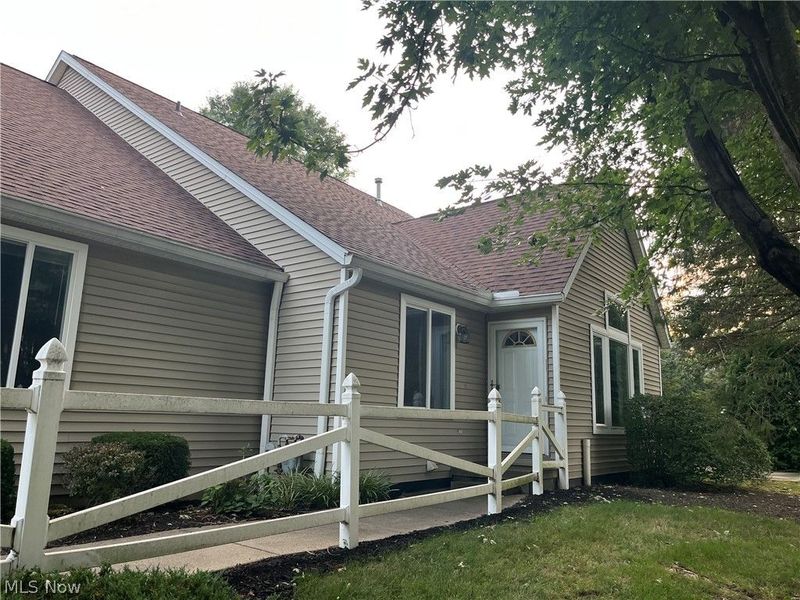 4228 Castle Ridge, Akron, OH 44321 Photo 2