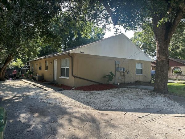 9406 N HARTTS DRIVE , TAMPA, FL 33617