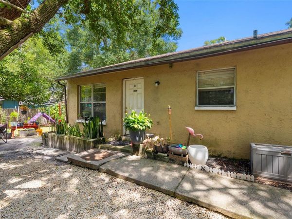 9406 N HARTTS DRIVE, TAMPA, FL 33617