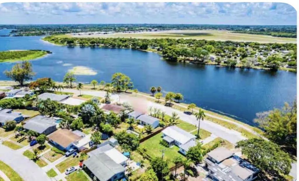 1407 Ontario Drive, Lake Worth, FL 33461 Photo