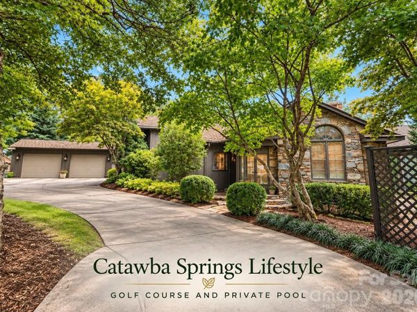 4821 Elmhurst Drive NE, Hickory, NC 28601