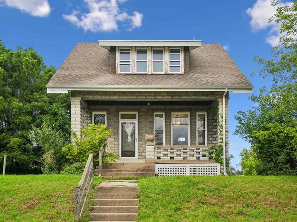 761 Cottage Place, Dubuque, IA 52001