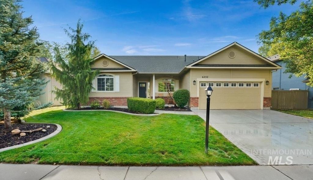 6252 N Royal Park Ave, Boise, ID 83713 Main Photo
