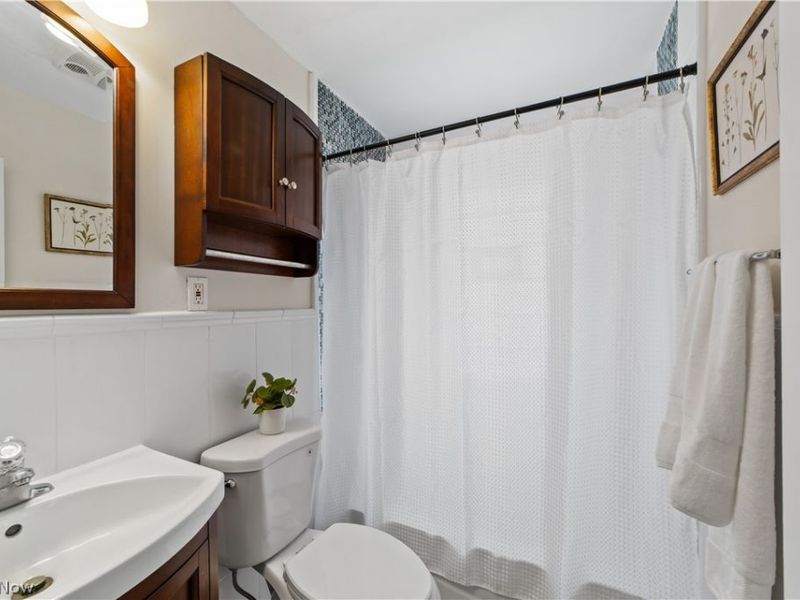14216 Adrian Avenue, Cleveland, OH 44111 Photo 16