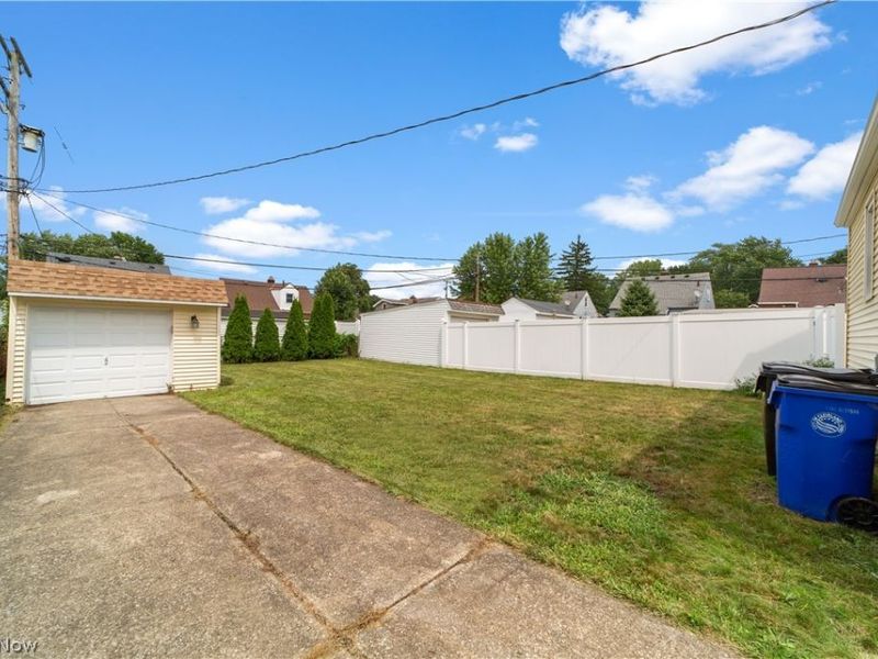 14216 Adrian Avenue, Cleveland, OH 44111 Photo 26