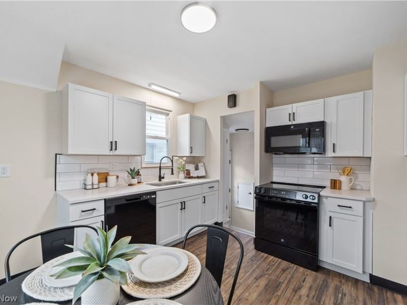 14216 Adrian Avenue, Cleveland, OH 44111 Photo 6