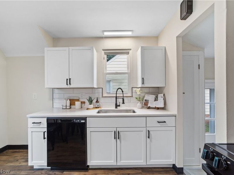 14216 Adrian Avenue, Cleveland, OH 44111 Photo 7