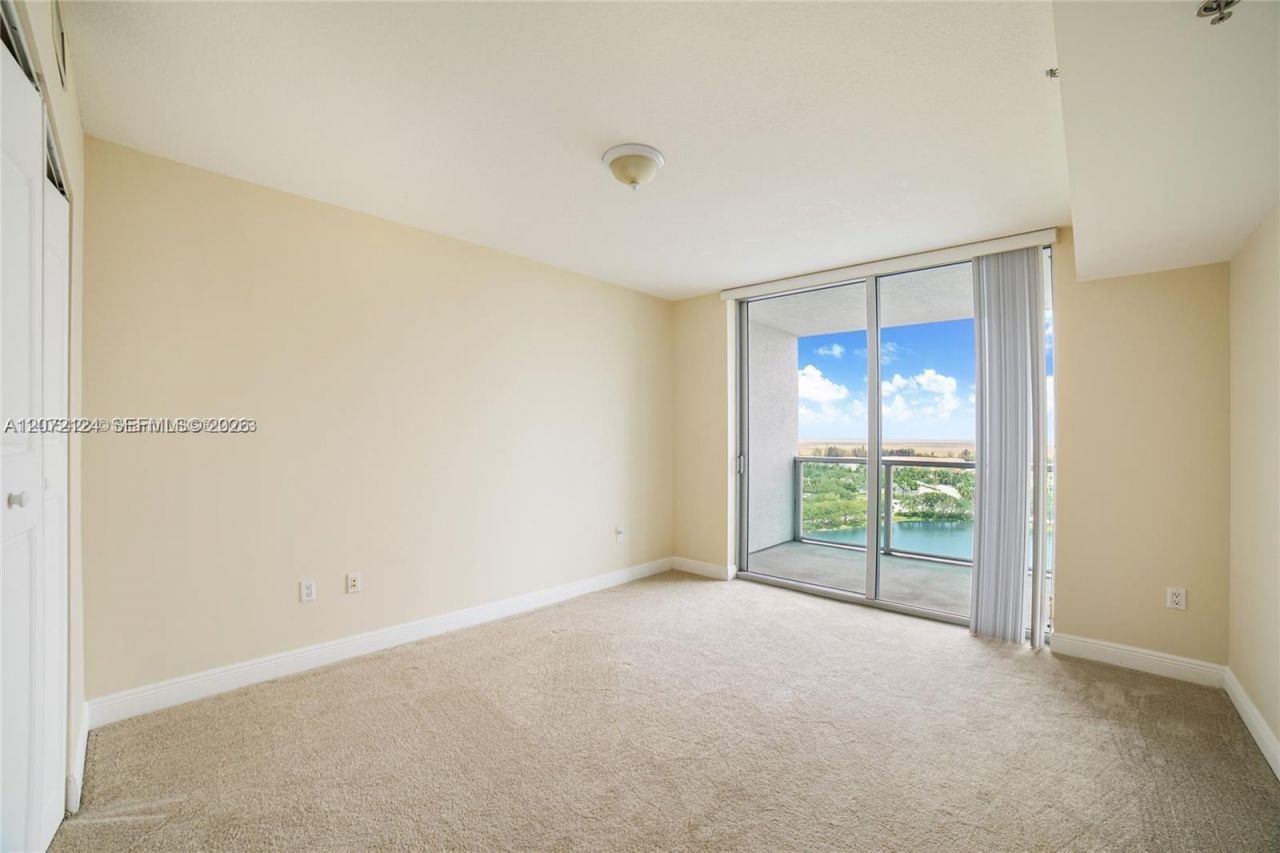 2681 N Flamingo Rd, Unit 1906S, Sunrise, FL 33323 Photo