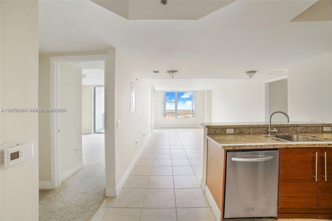 2681 N Flamingo Rd, Unit 1906S, Sunrise, FL 33323 Photo