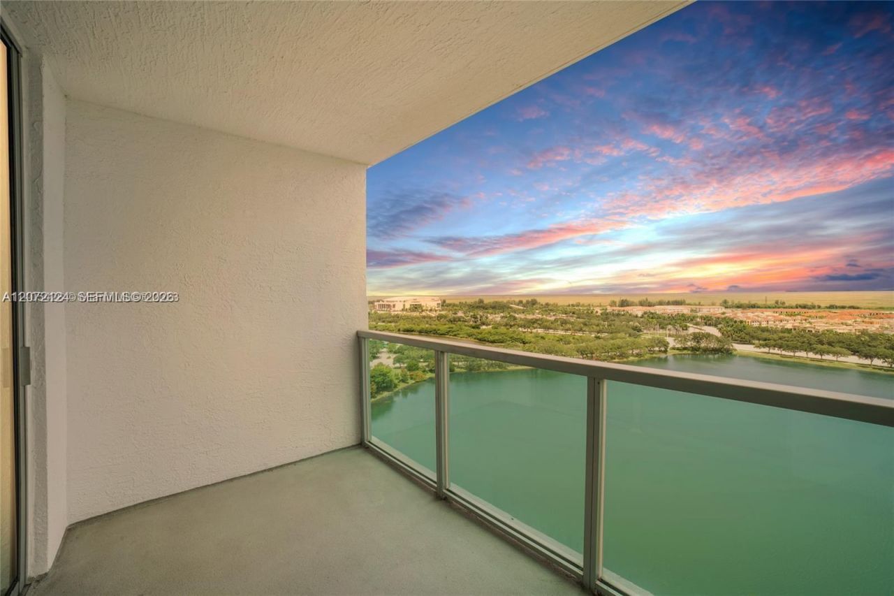2681 N Flamingo Rd, Unit 1906S, Sunrise, FL 33323 Photo