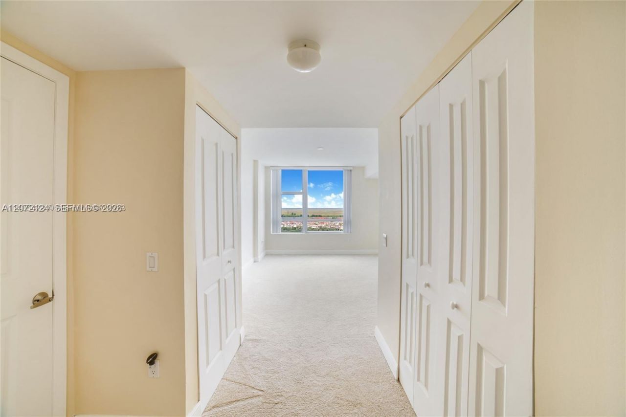 2681 N Flamingo Rd, Unit 1906S, Sunrise, FL 33323 Photo